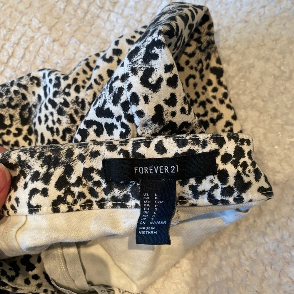 Black and white cheetah print skirt size S Animal Print Skirt Leopard Print - Picture 8 of 8